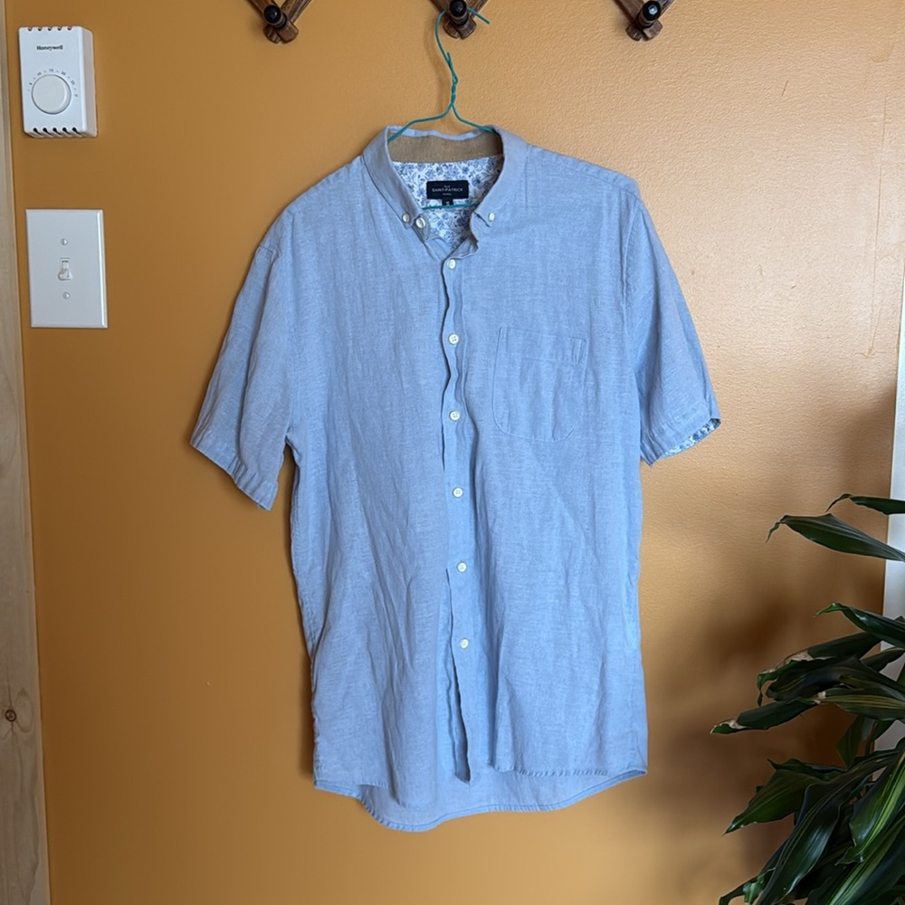 Rue Saint-Patrick Casual Button Down, Size Medium